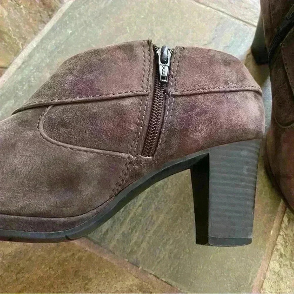 Clarks Women’s Kalea Aleita Ankle Boots Size 8.0 Brown Upper Suede - Picture 4 of 15